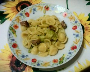 orecchiette con broccoli e salsiccia