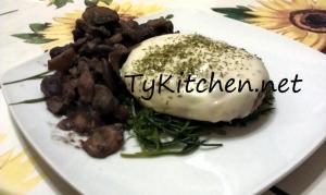 Hamburger con formaggio lerdammer e contorno di patate viola funghi e agretti